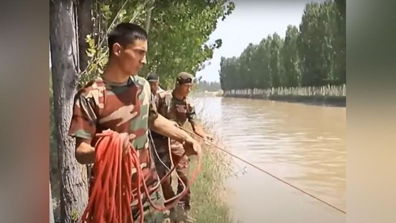 'Фарғонада мактаб битирувчиси каналда оқиб кетди (видео)'ning rasmi