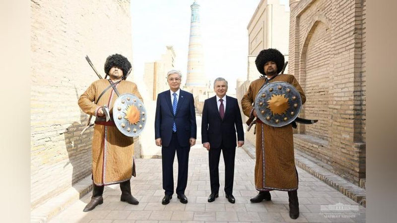 'Prezidentlar  Ichan-qal`a va Nurillaboy saroyini ziyorat qildi (foto+video)'ning rasmi