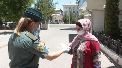 Изрображение 'За день сотрудники ГУВД Ташкента раздали 50 тысяч масок'