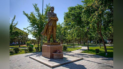 Изрображение 'Гипсовые памятники на Аллее литераторов в Ташкенте заменят на бронзовые'