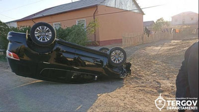 Изрображение 'В Каракалпакстане пьяный мужчина перевернулся на угнанном Trailblazer'