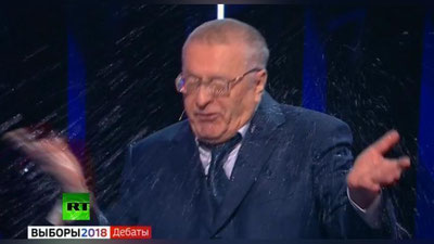 Изрображение 'ПЕРЕПАЛКА КАНДИДАТОВ: СОБЧАК ОБЛИЛА ВОДОЙ ЖИРИНОВСКОГО (ВИДЕО)'