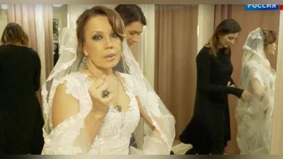 Изрображение 'ПЕВИЦА АЗИЗА ВПЕРВЫЕ ВЫХОДИТ ЗАМУЖ В 55 ЛЕТ'