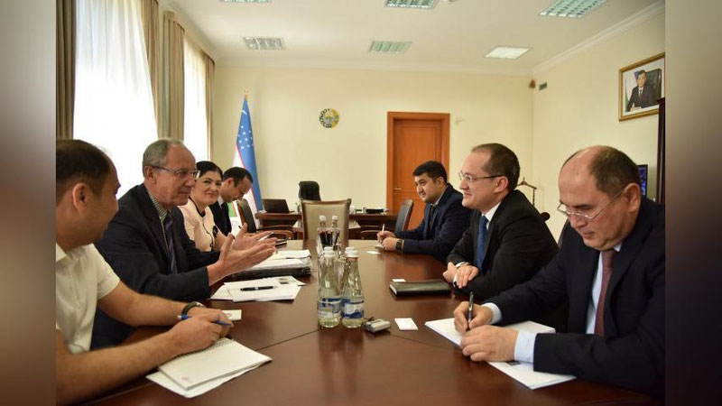 Изрображение 'ПРЕСС-СЕКРЕТАРЬ ПРЕЗИДЕНТА ВСТРЕТИЛСЯ С ГЛАВНЫМ РЕДАКТОРОМ "РАДИО СВОБОДА"'