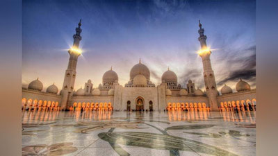 'Shayx Zayd masjidini ziyorat qilgan mashhurlar (foto)'ning rasmi