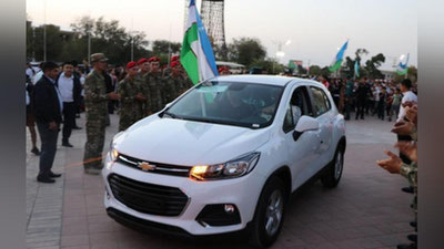 'Jahon chempioniga Tracker mashinasi berildi'ning rasmi