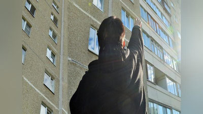 'Andijonda fuqaro yashash uyi balkonidan tushib ketdi'ning rasmi