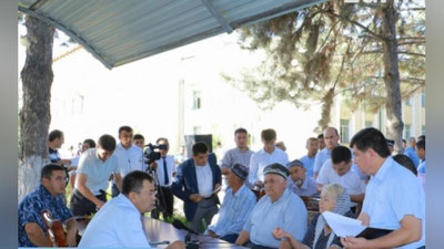 'Samarqand viloyati hokimi shahar aholisi bilan sayyor qabul o`tkazadi'ning rasmi