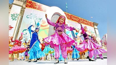 'Қозоғистонда Наврўз баҳонасида дунёдаги энг узун қуроқ кўрпа тикилади'ning rasmi