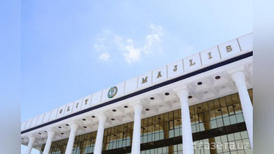 'O`zbekiston Respublikasi Bandlik va mehnat munosabatlari vaziri deputatlarning savollariga javob berdi'ning rasmi