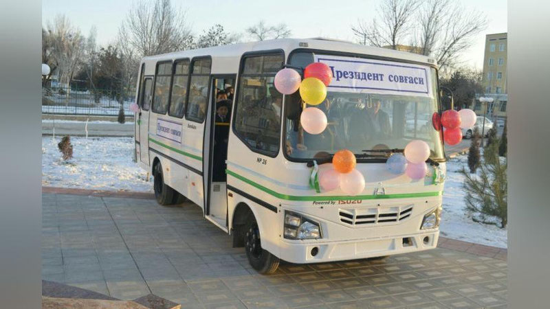 'NUKUSDAGI MAKTABGA PREZIDENT SOVG`ASI AVTOBUS TOPShIRILDI 'ning rasmi