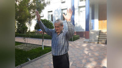 'Bobomurod Abdullaev sud majlisidan ozodlikka chiqarildi'ning rasmi