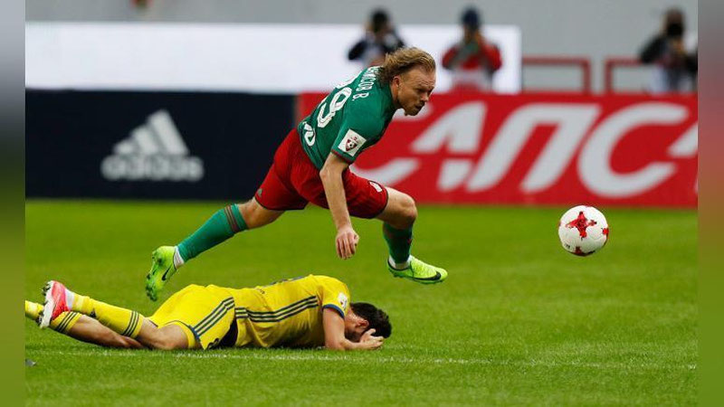 'O`zbekiston terma jamoasi himoyachisi Vitaliy Denisov jarohatidan forig` bo`ldi'ning rasmi