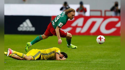 'O`zbekiston terma jamoasi himoyachisi Vitaliy Denisov jarohatidan forig` bo`ldi'ning rasmi