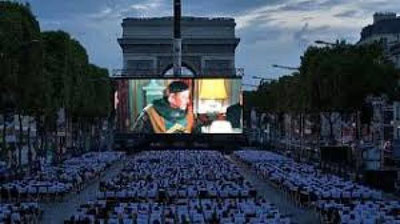 'Parijda ochiq osmon ostidagi ulkan kinoteatr ishga tushdi'ning rasmi