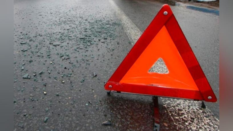 'Jizzaxda "Nexia" ag`darilib ketdi. Qurbonlar bor'ning rasmi