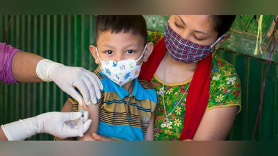 'Joriy yilning oxirida 5 yoshgacha bo`lgan bolalarda kovidga qarshi vaksinani sinab ko`rish rejalashtirilmoqda'ning rasmi