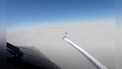 'Antarktidada 10 yil oldin boshlangan yorilish yirik aysberg hosil qildi'ning rasmi