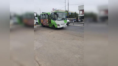 'Қибрайда икки автобус пойгаси ЙТҲ билан якунланди   'ning rasmi