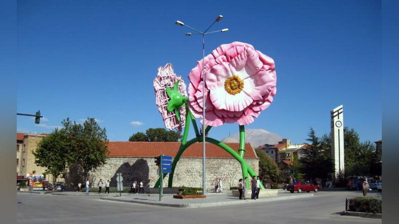 'Isparta jahonda atirgul moyi ishlab chiqarish bo`yicha birinchi o`rinda turadi'ning rasmi