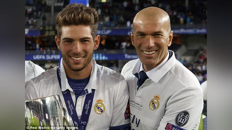'Zinedin Zidan o`g`li otasining jamoasini tark etib, o`rtamiyona klub a`zosiga aylandi'ning rasmi