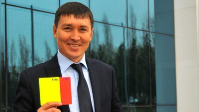 'Baxtiyor Namozov Ispaniya - Misr uchrashuvini boshqaradi'ning rasmi