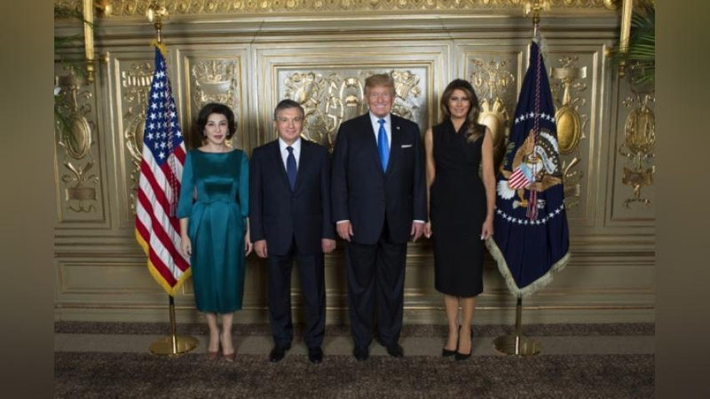 '​ШАВКАТ МИРЗИЁЕВ РАФИҚАСИ БИЛАН АҚШ ПРЕЗИДЕНТИ ДОНАЛЬД ТРАМП УЮШТИРГАН РАСМИЙ ҚАБУЛ МАРОСИМИДА ИШТИРОК ЭТДИ'ning rasmi