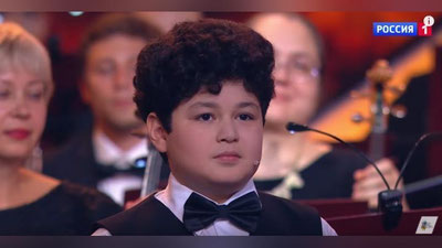 Изрображение 'САМЫЙ ЮНЫЙ ДИРИЖЕР УЗБЕКИСТАНА ПОРАЗИЛ ЖЮРИ РОССИЙСКОГО ТВ-ШОУ (ВИДЕО)'
