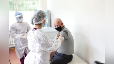 'Иккинчи бустер доза аҳолининг энг заиф гуруҳларига тавсия этилиши мумкин'ning rasmi