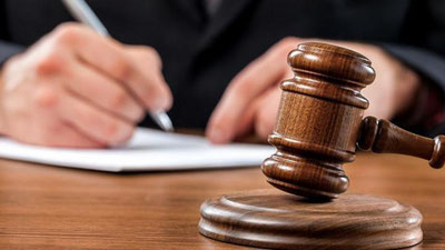 'Farg`onada bir nechta jinoyatlarda ayblangan maktab direktori oqlandi'ning rasmi