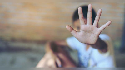 'Ruhiy va jismoniy tazyiq:  O`tgan o`quv yilida maktablarda nimalar sodir bo`ldi?'ning rasmi