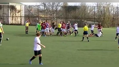 'Украиналик футболчи қизлар майдонда муштлашиб кетишди (Видео)'ning rasmi