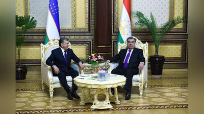 Изрображение 'ФОТО И ВИДЕО: КАК ВСТРЕЧАЛИ ПРЕЗИДЕНТА УЗБЕКИСТАНА В ТАДЖИКИСТАНЕ'