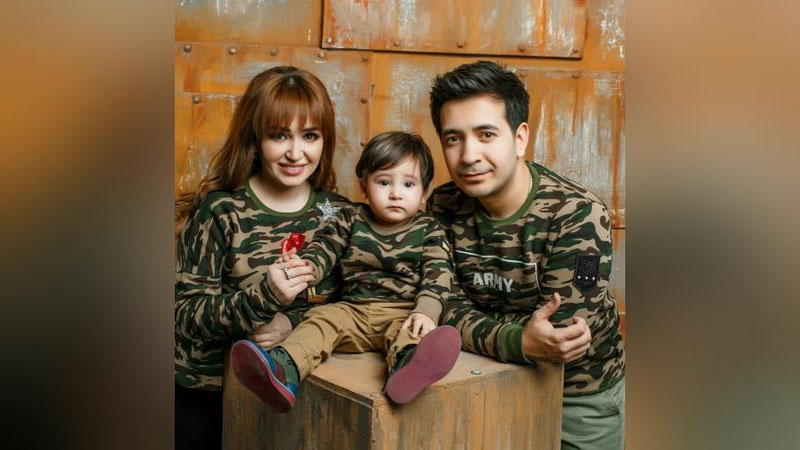 'Ойбек Нигора яна фарзанд кутмоқда'ning rasmi