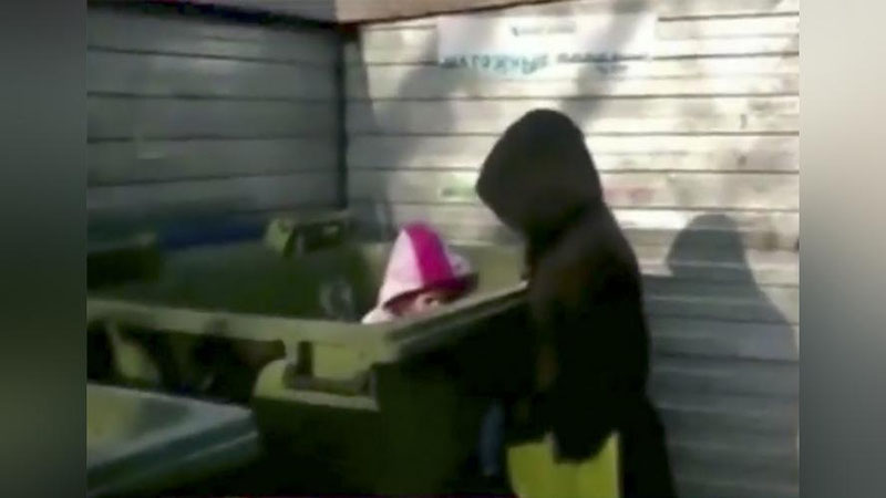 'Новосибирскда жазо сифатида боласини ахлат қутига ташлаган аёл қидирилмоқда'ning rasmi