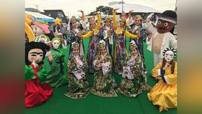 'Raqqosalarimiz Koreyadagi Niqob raqs festivalida ishtirok etishmoqda (foto)'ning rasmi
