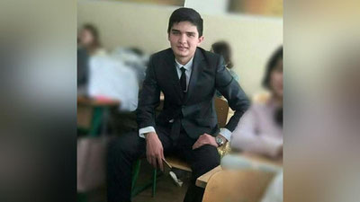 'Kaltaklanishdan vafot etgan Borovskiy nomidagi Tibbiyot kolleji talabasi Jasurbek Ibrohimovning ota-onasi aybdordan moddiy va ma`naviy zarar undirmoqchi'ning rasmi