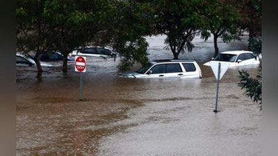 'Global iqlim isishi tufayli yirik shaharlarda suv toshqinlari yuzaga kelmoqda'ning rasmi