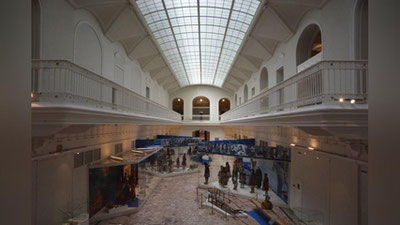 'Санкт-Петербургдаги кўргазмада Бухоро амирининг тўни энг қиммат экспонат сифатида эътироф этилди'ning rasmi