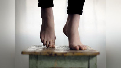 'Қашқадарёда 17 ёшли ўқувчи қиз ўзини осиб қўйгани бўйича расмий маълумот берилди'ning rasmi