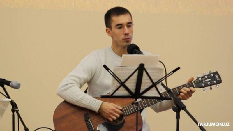 'Рассом гугурт чўплари ёрдамида санъат асари яратди'ning rasmi