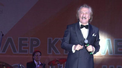 'Farrux Zokirov va "Yalla" ansambli Prezident farmoniga ko`ra nufuzli davlat mukofoti bilan taqdirlandi'ning rasmi