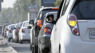 'Haydovchilarga harakatlanish tezligi bilan bog`liq ba`zi harakatlar taqiqlanadi'ning rasmi