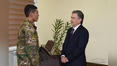 Изрображение 'РЯДОВОГО, СЫГРАВШЕГО НА ФОРТЕПИАНО ПРЕЗИДЕНТУ, ПРИМУТ В КОНСЕРВАТОРИЮ'