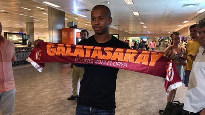 'Расман: “Галатасарой” “Севилья”дан бразилиялик футболчини сотиб олди 'ning rasmi