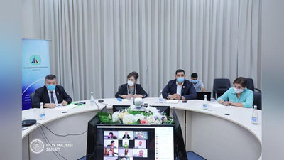 'Senatning mahalliy hokimiyat vakillik organlari faoliyatini kuchaytirishga ko`maklashuvchi komissiyasining majlisi bo`lib o`tdi'ning rasmi