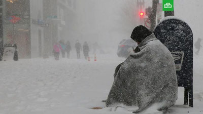 'AQShda rekord darajadagi g`ayrioddiy sovuq va qor sabab millionlab aholi elektrsiz qoldi'ning rasmi