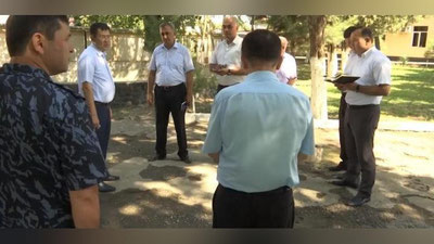 'Viloyat hokimi tekshiruv davomida "Saxovat" uyining ayanchli ahvoliga duch keldi'ning rasmi