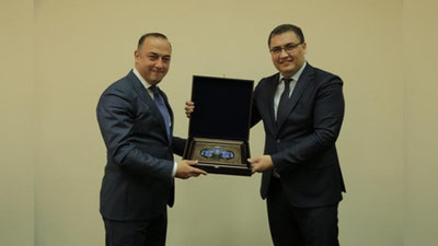 'Ozarbayjon O`zbekistonning davlat xizmatlari sohasidagi tajribasini o`rganmoqda'ning rasmi