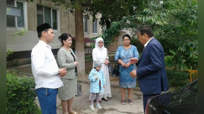 'Diniy ekstremizm ro`yxatidan chiqarilgan oilaga imtiyozli ravishda uy olish tavsiya qilindi'ning rasmi